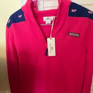 Size M woman’s Vineyard vine pink pull over sweater